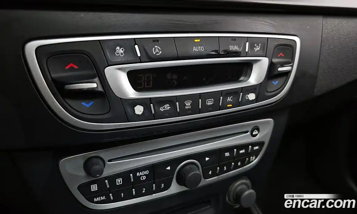 Renault SM3 2010 1.6 Автомат в Москве № 107492, фото 8