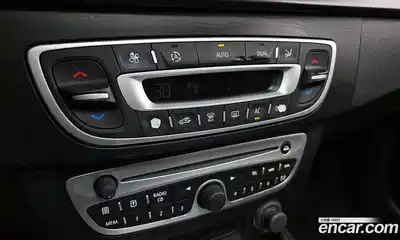 Renault SM3 2010 1.6 Автомат в Москве № 107492, миниатюра 8