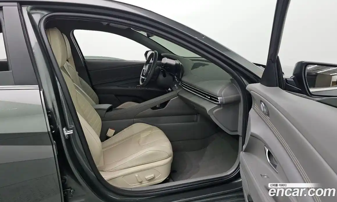 Hyundai Avante 2023 1.6 Автомат в Москве № 111685, фото 18