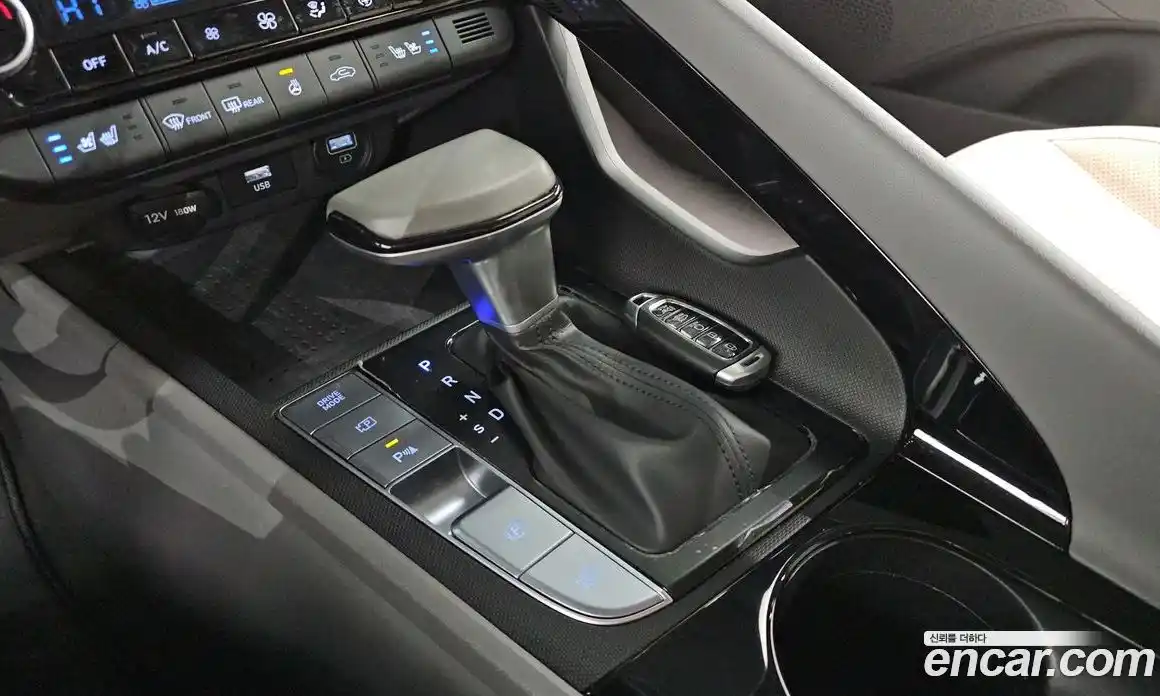 Hyundai Avante 2023 1.6 Автомат в Москве № 111685, фото 9