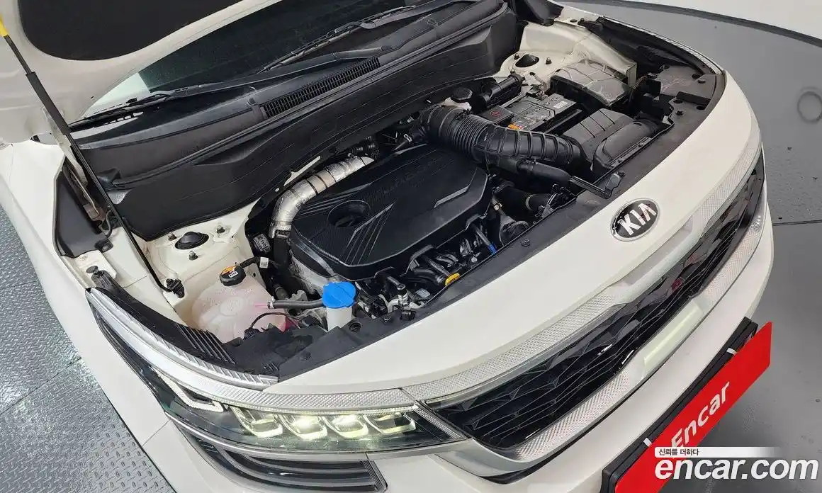 Kia Seltos 2022 1.6 Автомат в Москве № 121717, фото 3