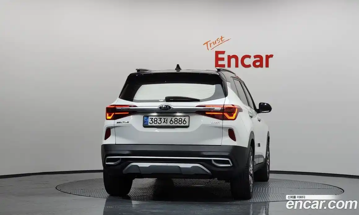 Kia Seltos 2022 1.6 Автомат в Москве № 121717, фото 4