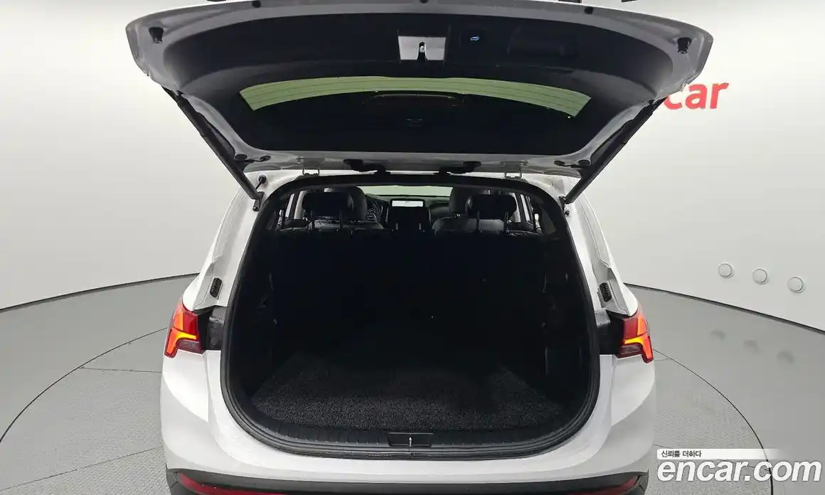 Hyundai Santa Fe 2023 1.6 Автомат в Москве № 125434, фото 20