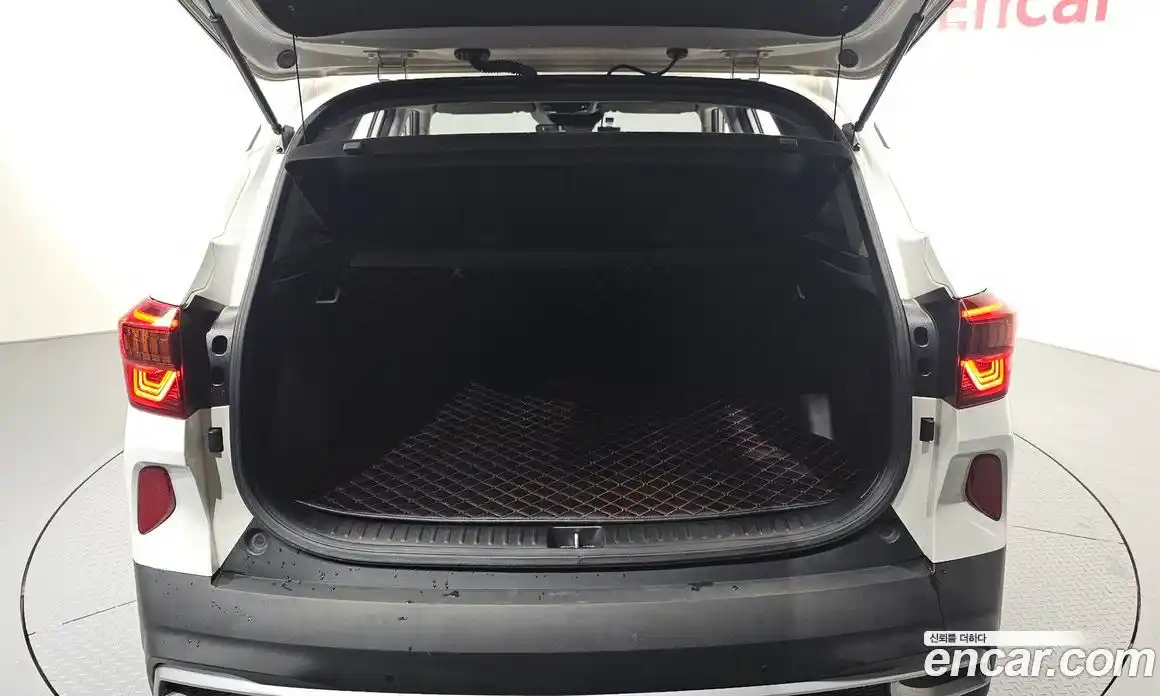 Kia Seltos 2022 1.6 Автомат в Москве № 131716, фото 3