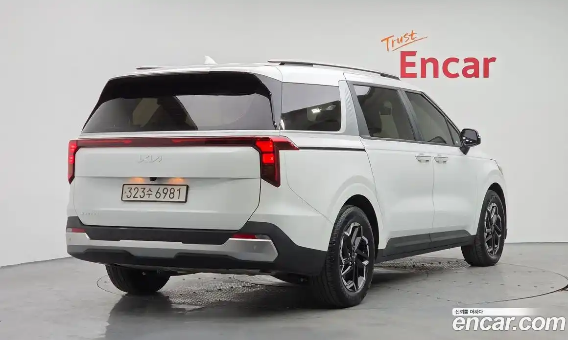 Kia Canival 2024 2.2 Автомат в Москве № 132029, фото 2