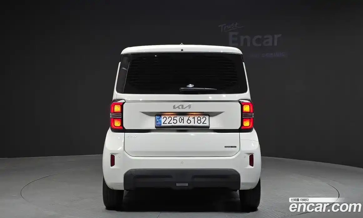 Kia Ray 2023 1.0 Автомат в Москве № 132777, фото 4