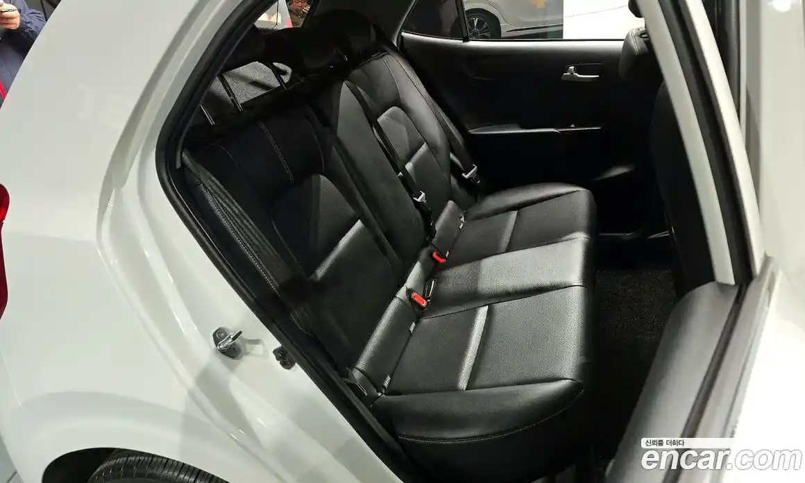 Kia Morning 2021 1.0 Автомат в Москве № 134067, фото 3