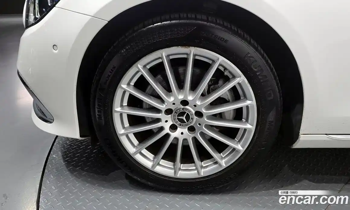 Mercedes-Benz E-Class 2021 2.0 Автомат в Москве № 139517, фото 19