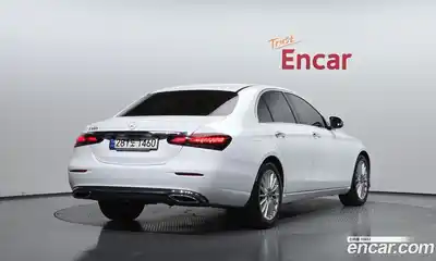 Mercedes-Benz E-Class 2021 2.0 Автомат в Москве № 139517, миниатюра 4