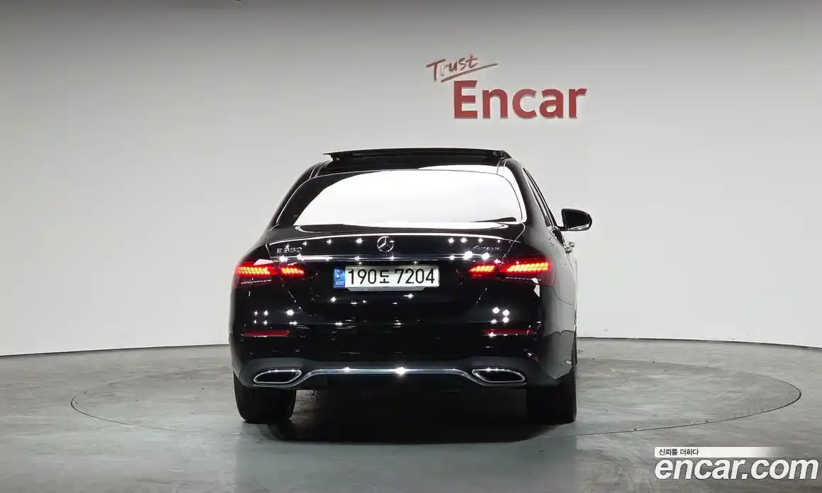 Mercedes-Benz E-Class 2022 2.0 Автомат в Москве № 139977, фото 3