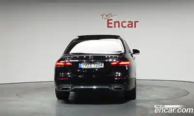 Mercedes-Benz E-Class 2022 2.0 Автомат в Москве № 139977, миниатюра 3