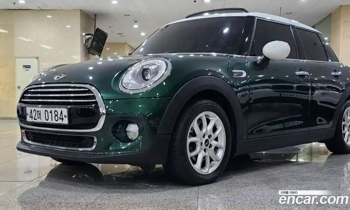 Mini Cooper 2016 1.5 Автомат в Москве № 148876, фото 1