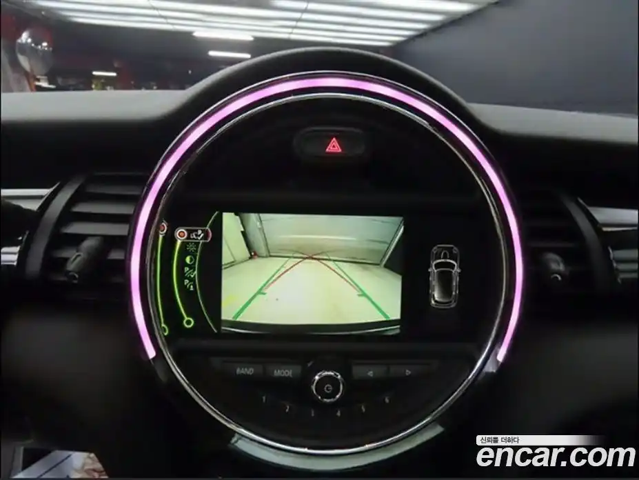 Mini Cooper 2016 1.5 Автомат в Москве № 148876, фото 17