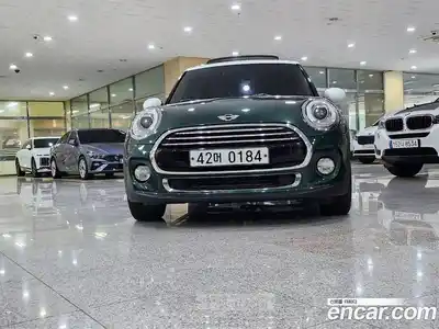Mini Cooper 2016 1.5 Автомат в Москве № 148876, миниатюра 3