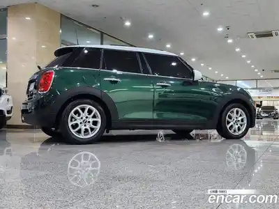 Mini Cooper 2016 1.5 Автомат в Москве № 148876, миниатюра 4