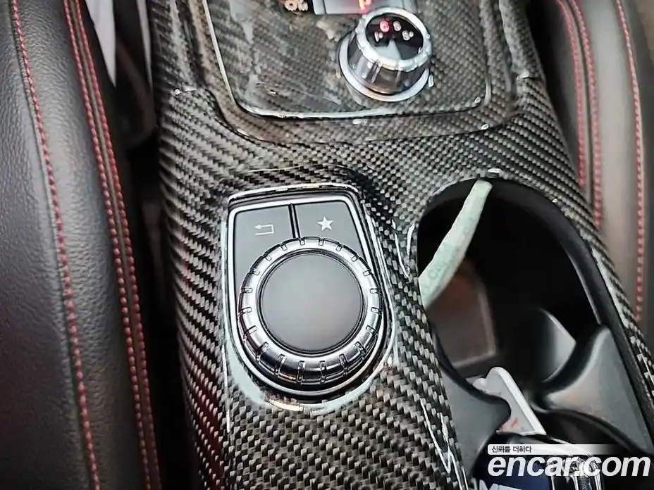 Mercedes-Benz GLA-Class 2018 2.0 Автомат в Москве № 161061, фото 16