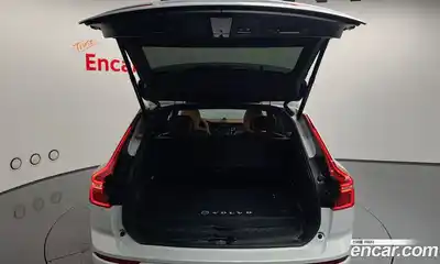 Volvo XC60 2022 2.0 Автомат в Москве № 164396, миниатюра 3