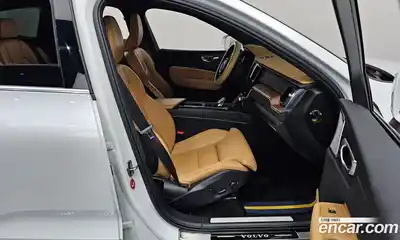 Volvo XC60 2022 2.0 Автомат в Москве № 164396, миниатюра 4