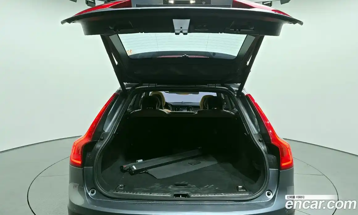 Volvo V90 2018 2.0 Автомат в Москве № 164615, фото 13