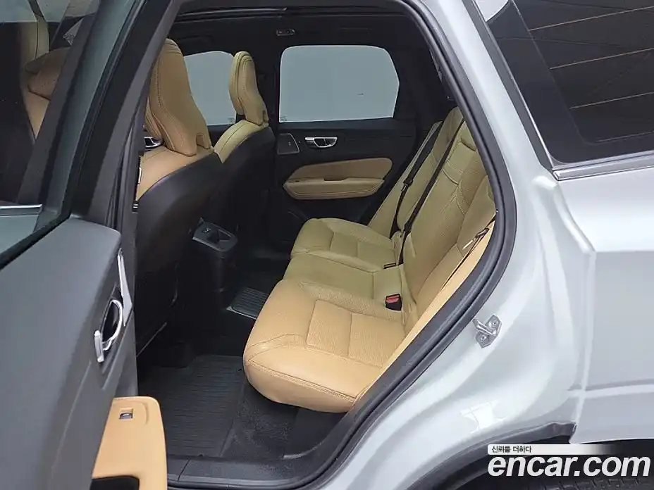 Volvo XC60 2021 2.0 Автомат в Москве № 164810, фото 14