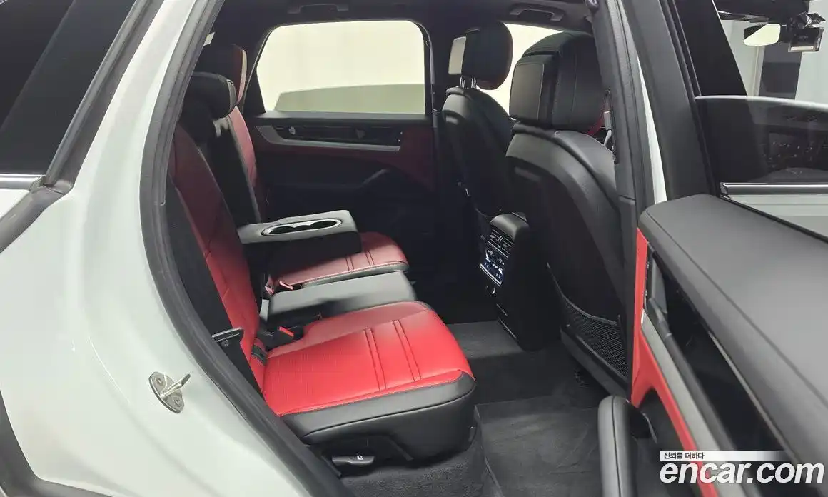 Porsche Cayenne 2024 3.0 Автомат в Москве № 164916, фото 12