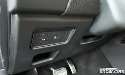 Land Rover Discovery 2024 3.0 Автомат в Москве № 165959, миниатюра 12