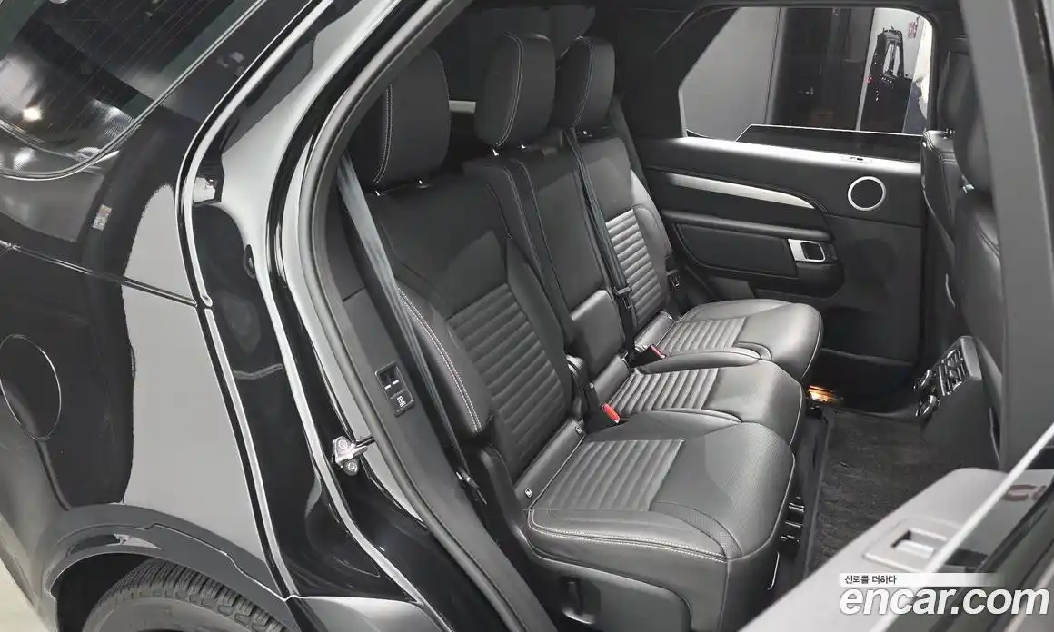 Land Rover Discovery 2025 3.0 Автомат в Москве № 166042, фото 18