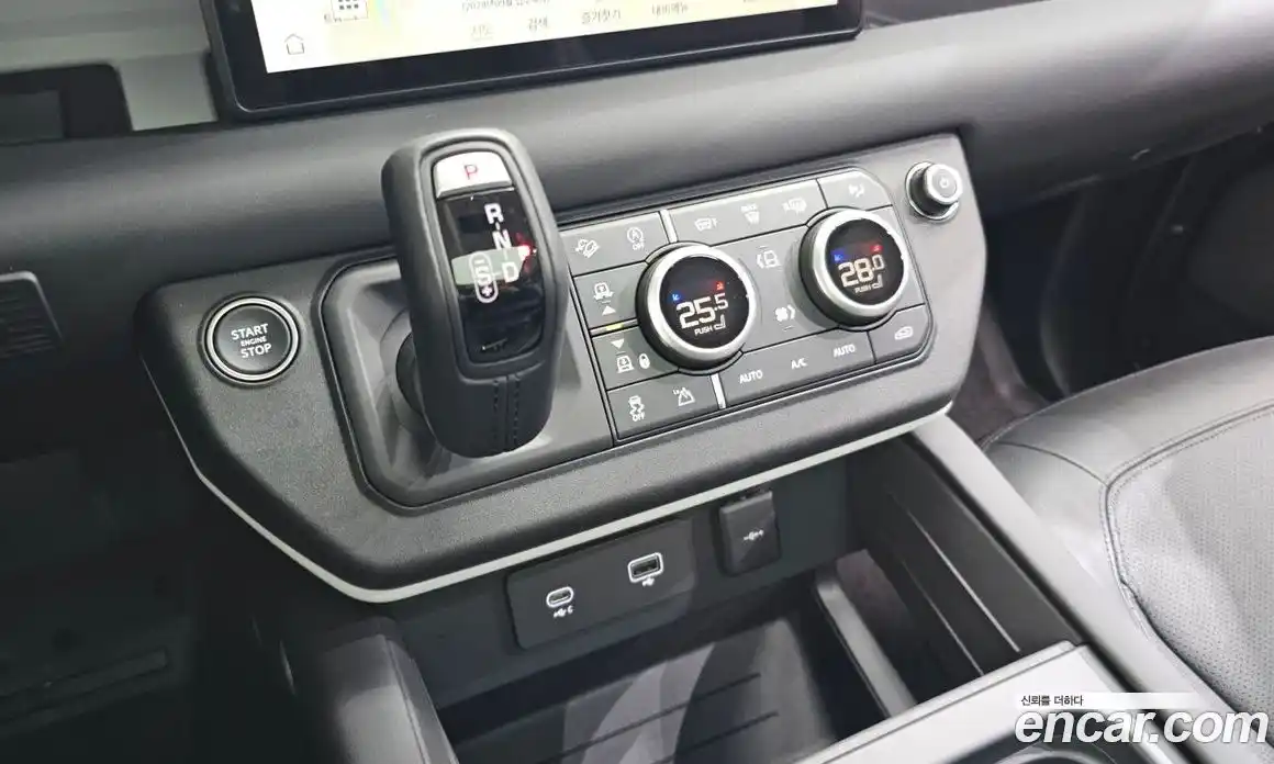 Land Rover Defender 2024 3.0 Автомат в Москве № 166056, фото 7