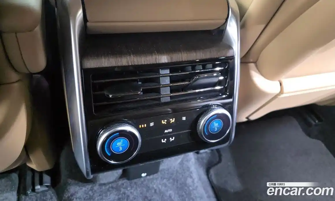 Land Rover Range-Rover 2023 4.4 Автомат в Москве № 166136, фото 19