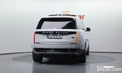Land Rover Range-Rover 2023 4.4 Автомат в Москве № 166136, миниатюра 4