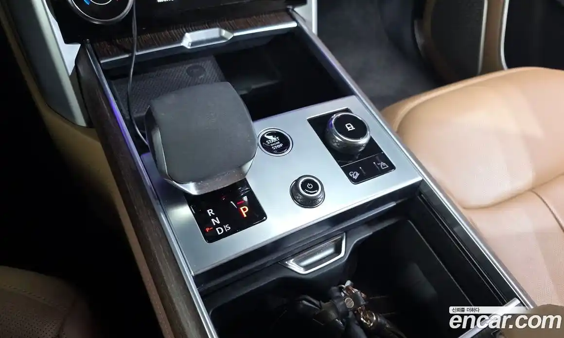 Land Rover Range-Rover 2023 4.4 Автомат в Москве № 166136, фото 9