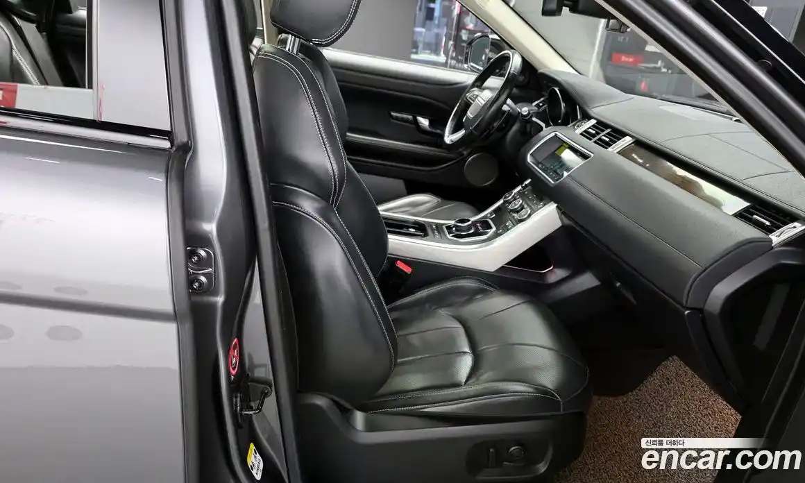 Land Rover Range-Rover Evoque 2018 2.0 Автомат в Москве № 166154, фото 14