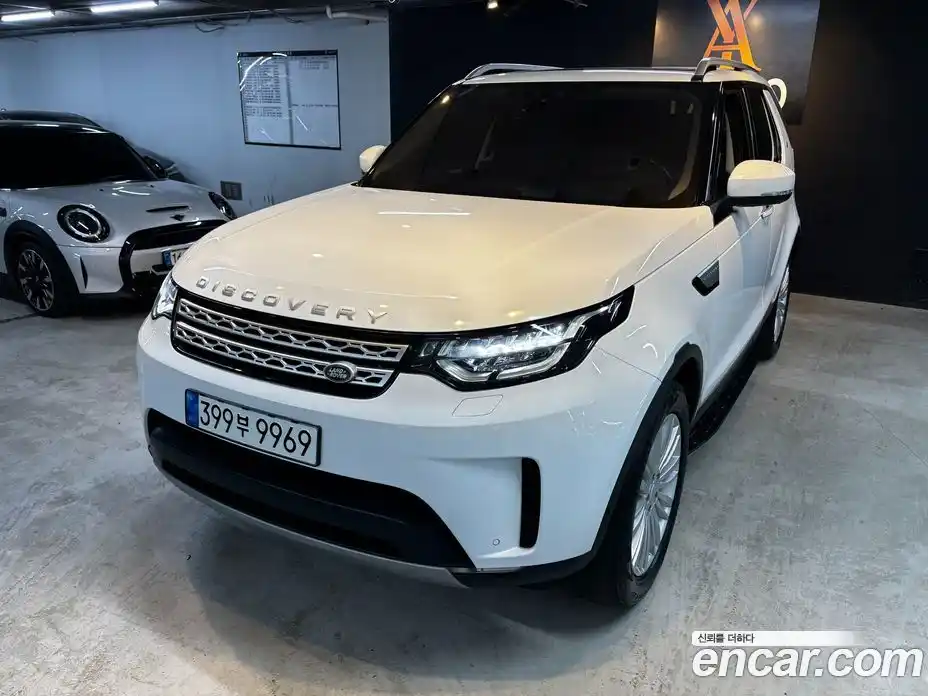 Land Rover Discovery 2020 3.0 Автомат в Москве № 166160, фото 1