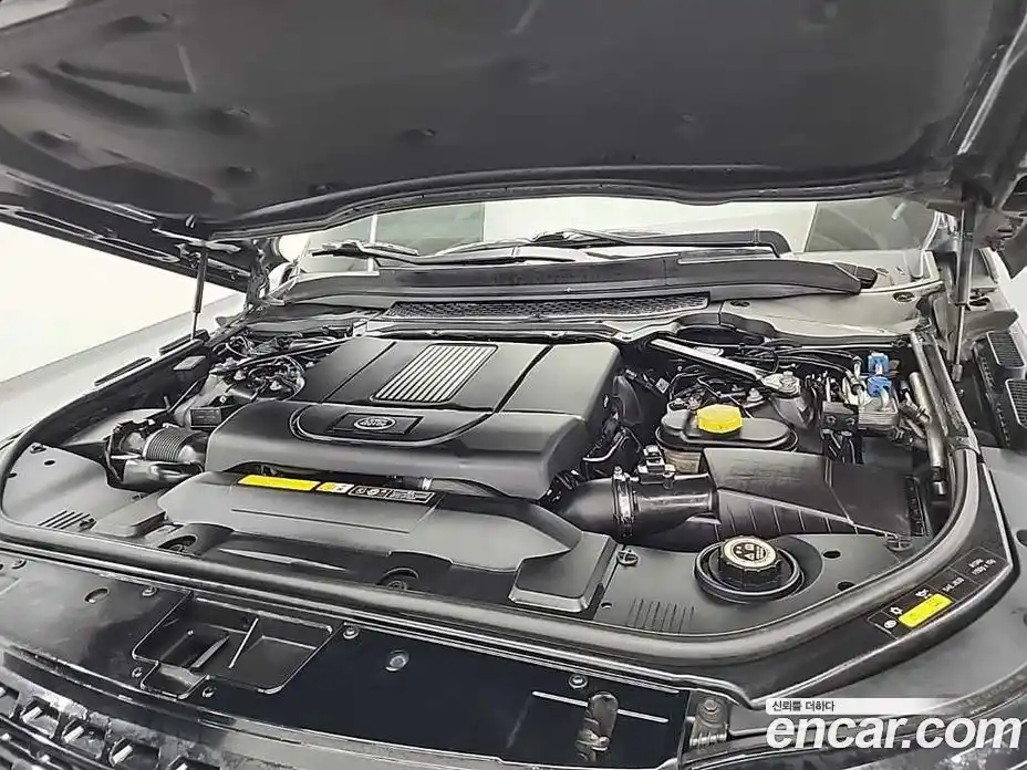 Land Rover Range-Rover 2015 4.4 Автомат в Москве № 166667, фото 5