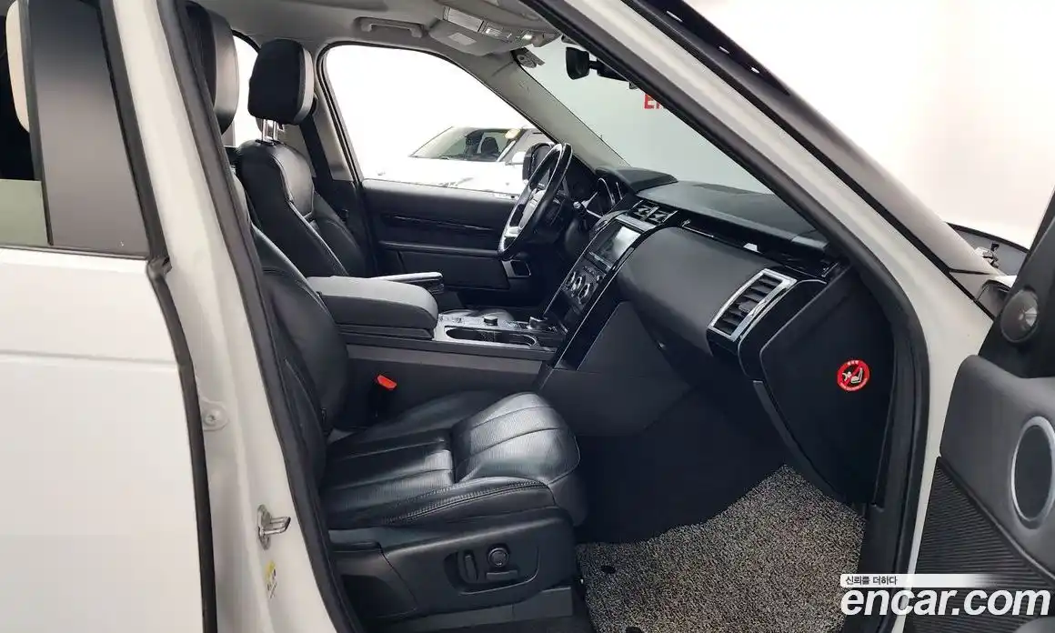 Land Rover Discovery 2018 2.0 Автомат в Москве № 166717, фото 14