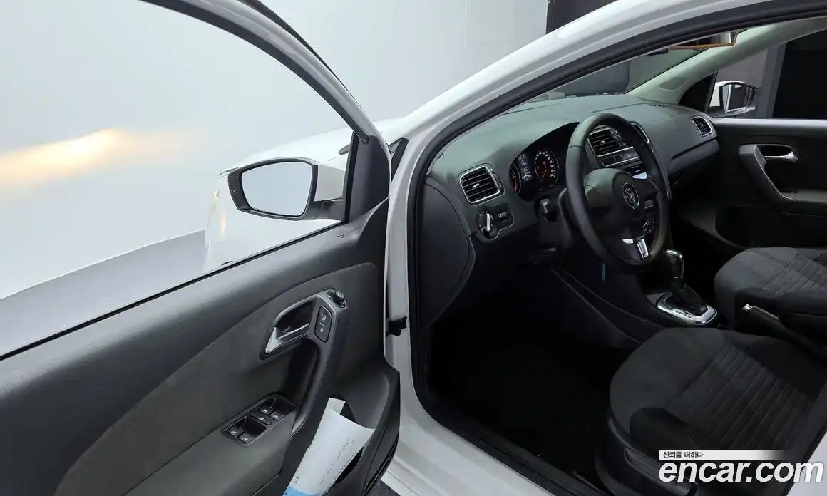 Volkswagen Polo 2014 1.6 Автомат в Москве № 167207, фото 6