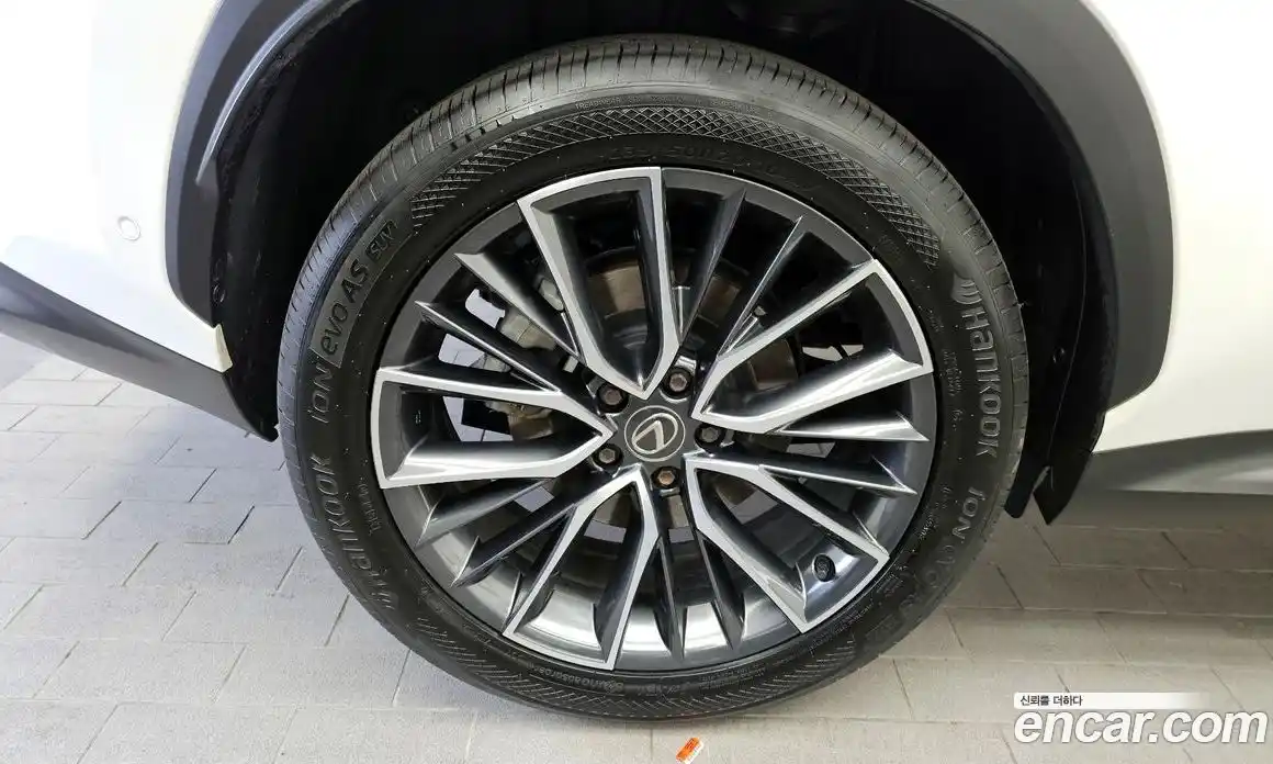 Lexus NX 2024 2.5 Автомат в Москве № 168220, фото 5