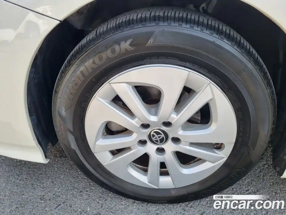 Toyota Prius 2018 1.8 Автомат в Москве № 170324, фото 16