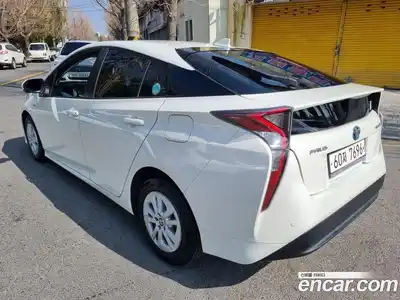 Toyota Prius 2018 1.8 Автомат в Москве № 170324, миниатюра 5