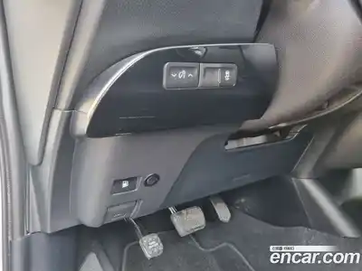 Toyota Prius 2018 1.8 Автомат в Москве № 170324, миниатюра 6