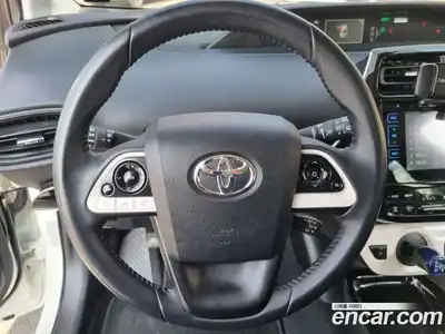 Toyota Prius 2018 1.8 Автомат в Москве № 170324, миниатюра 7