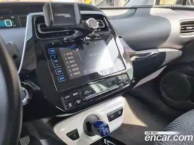 Toyota Prius 2018 1.8 Автомат в Москве № 170324, миниатюра 8