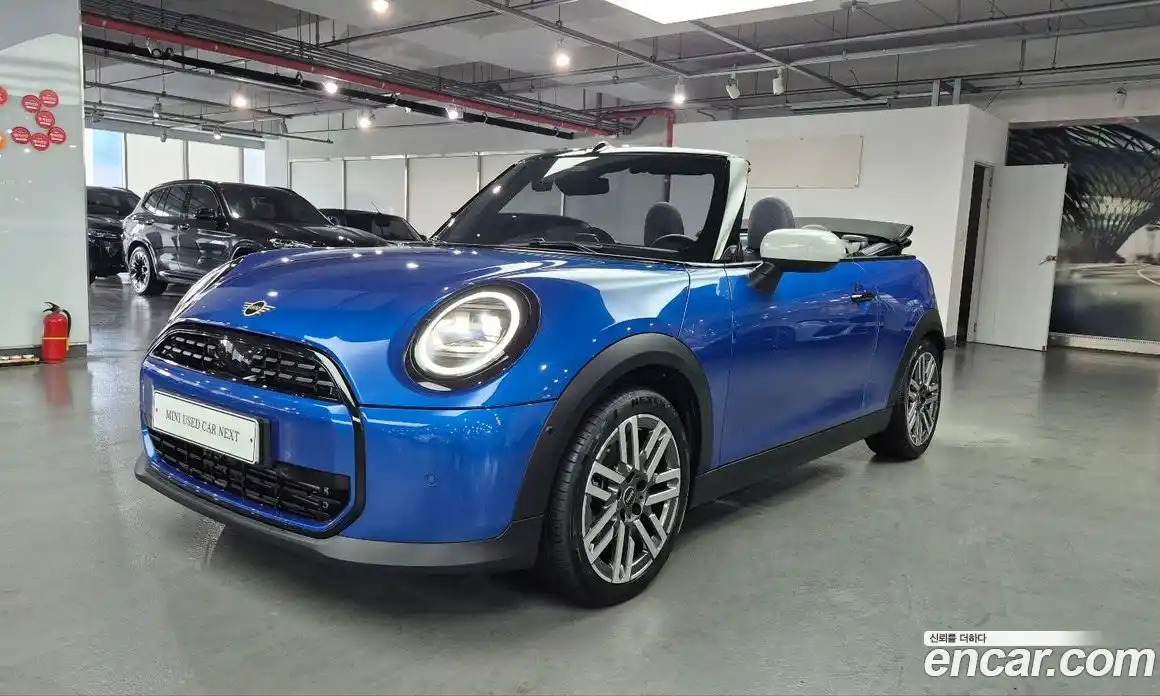 Mini Cooper Convertible 2025 2.0 Автомат в Москве № 180757, фото 1