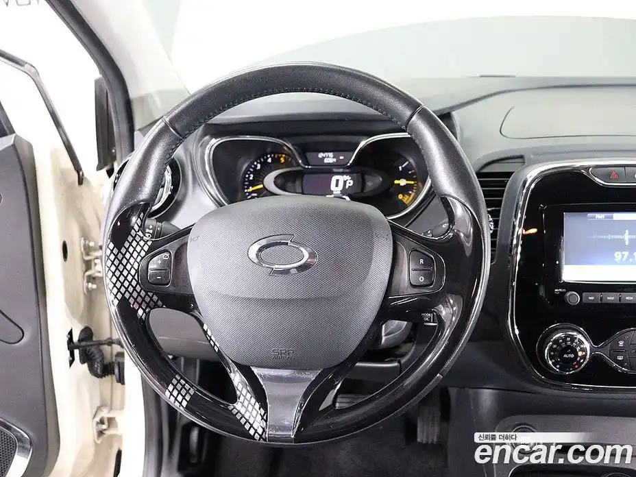 Renault QM3 2015 1.5 Автомат в Москве № 186310, фото 16