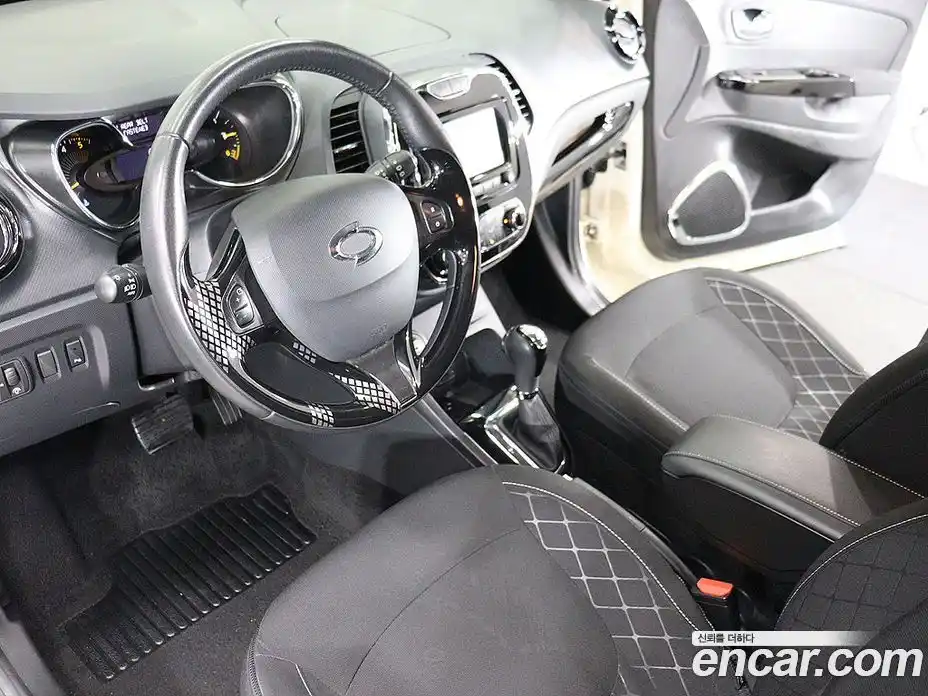 Renault QM3 2015 1.5 Автомат в Москве № 186310, фото 18