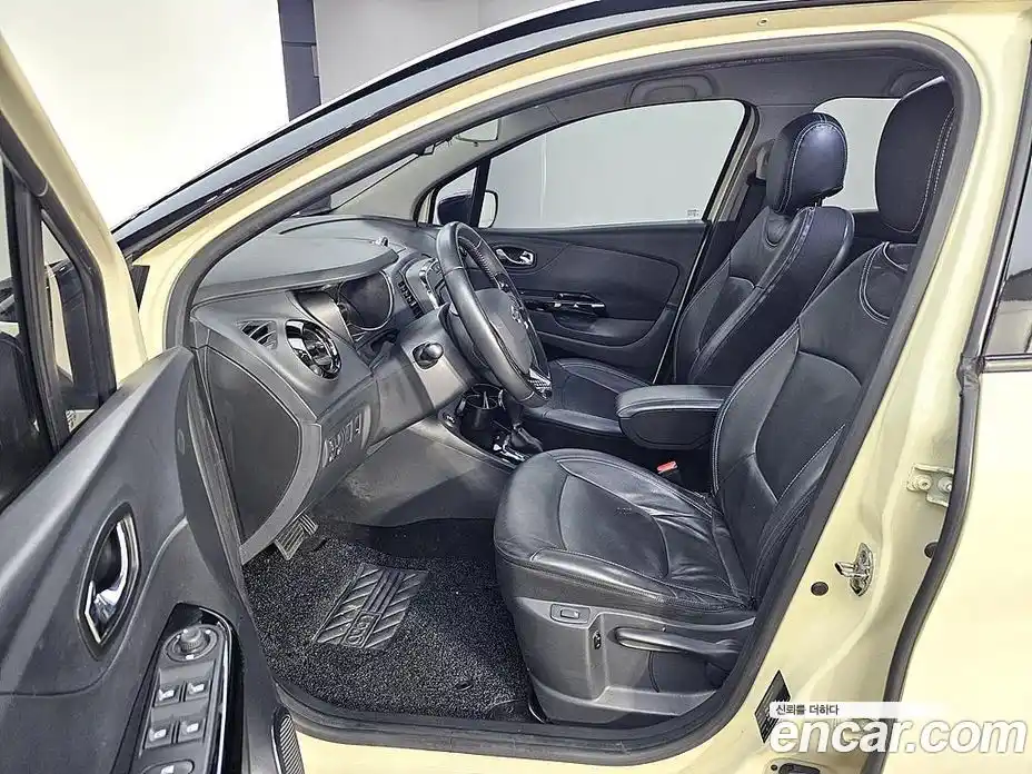 Renault QM3 2015 1.5 Автомат в Москве № 186707, фото 8