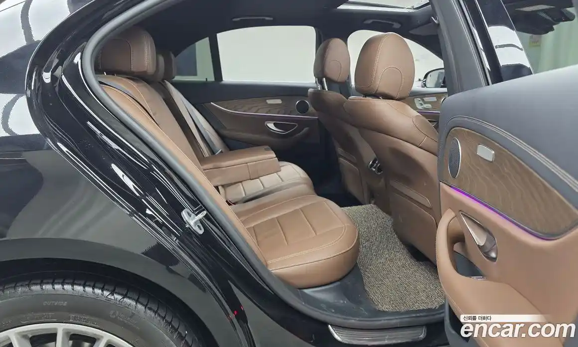 Mercedes-Benz E-Class 2023 2.0 Автомат в Москве № 193945, фото 20