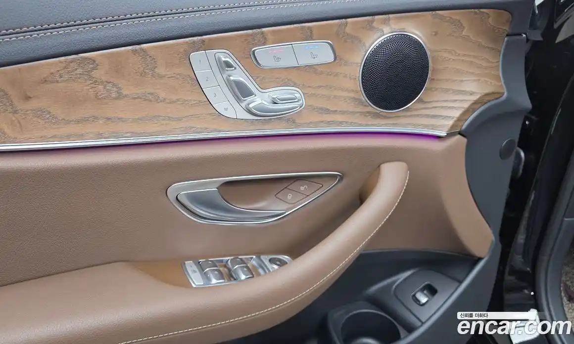 Mercedes-Benz E-Class 2023 2.0 Автомат в Москве № 193945, фото 3