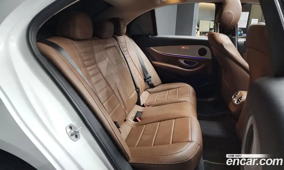 Mercedes-Benz E-Class 2019 2.0 Автомат в Москве № 194024, фото 20