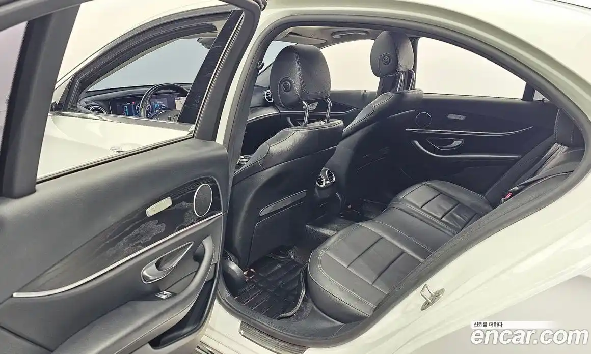 Mercedes-Benz E-Class 2017 2.0 Автомат в Москве № 195062, фото 13